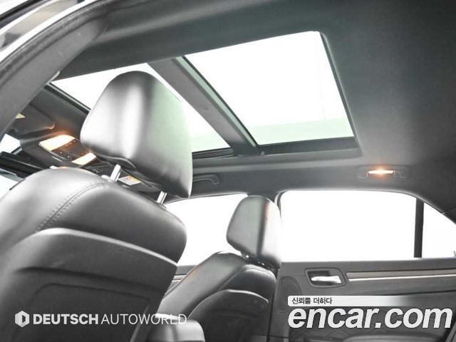 Chrysler 300C 2016 — photo 18