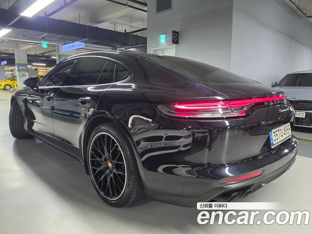 Porsche Panamera 2021 — photo 2