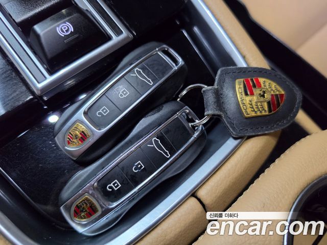 Porsche Panamera 2021 — photo 17