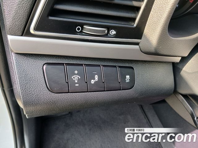 Hyundai AVANTE 2018 — photo 6