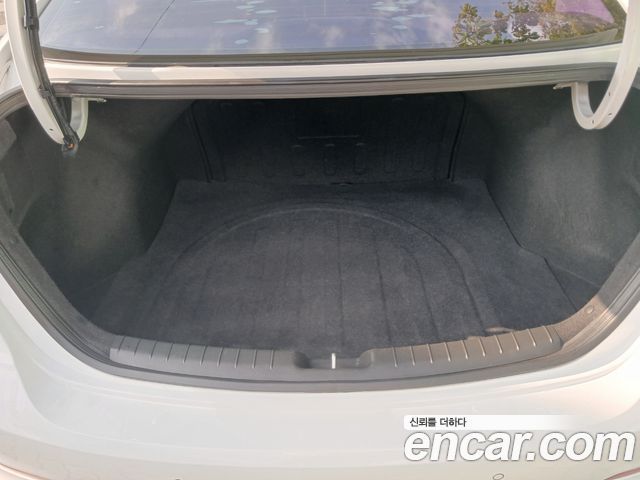 Hyundai AVANTE 2018 — photo 15