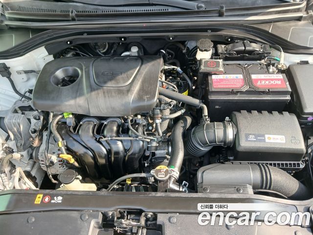 Hyundai AVANTE 2018 — photo 19