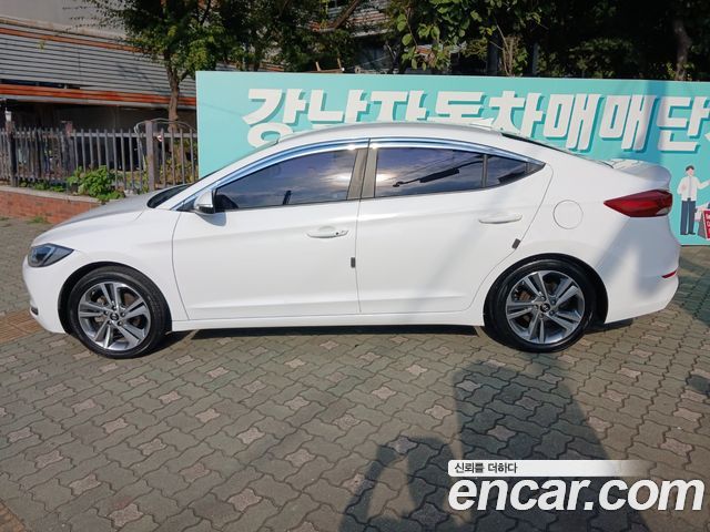 Hyundai AVANTE 2018 — photo 20