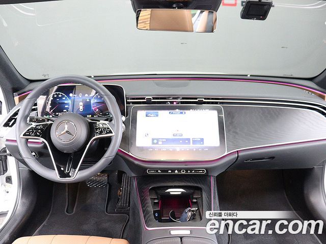 Mercedes-Benz E-Class 2025 — photo 8