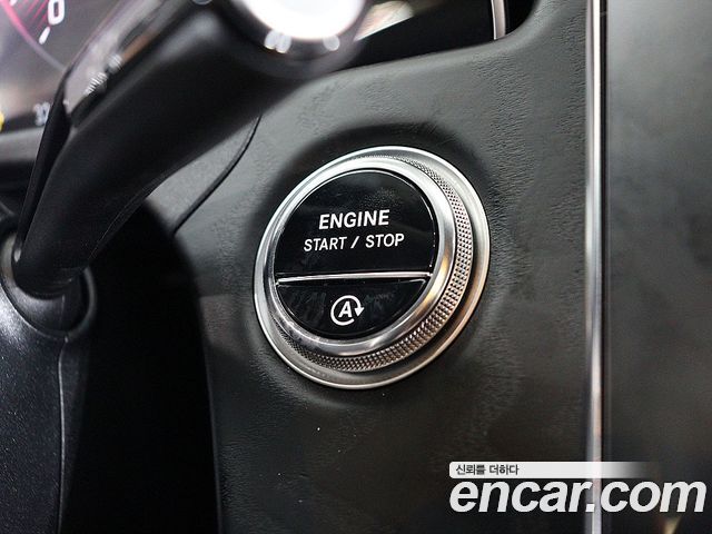Mercedes-Benz E-Class 2025 — photo 19