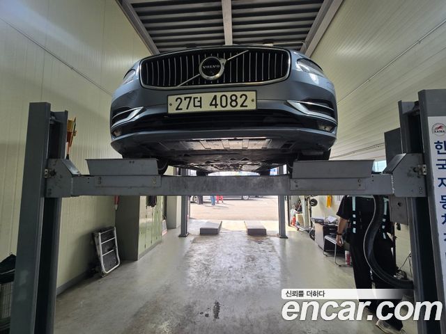 Volvo S90 2018 — photo 1