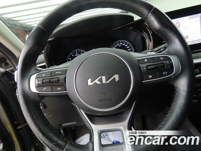 Kia K5 2023 — photo 8
