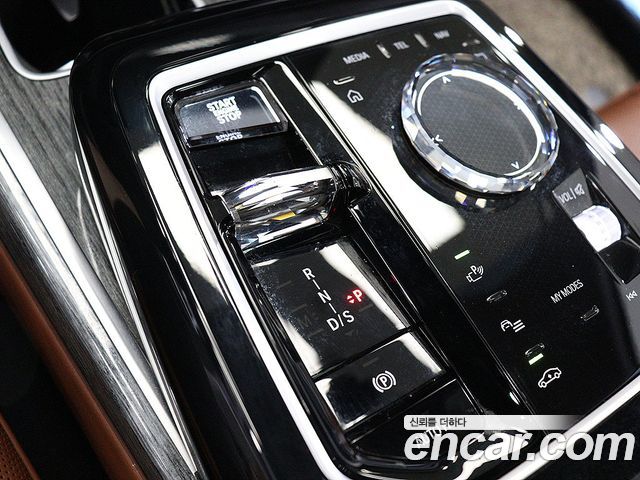 BMW 7-Series 2024 — photo 8