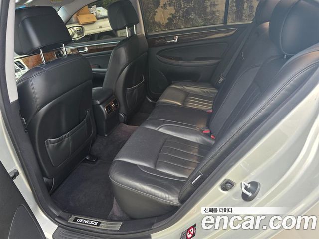 Hyundai Genesis 2010 — photo 6
