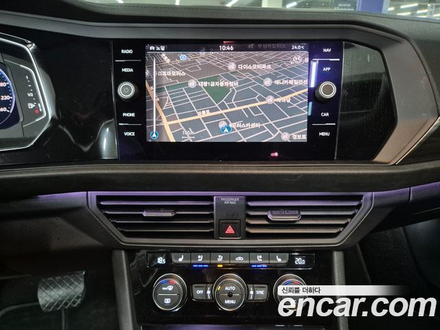 Volkswagen Jetta 2023 — photo 10