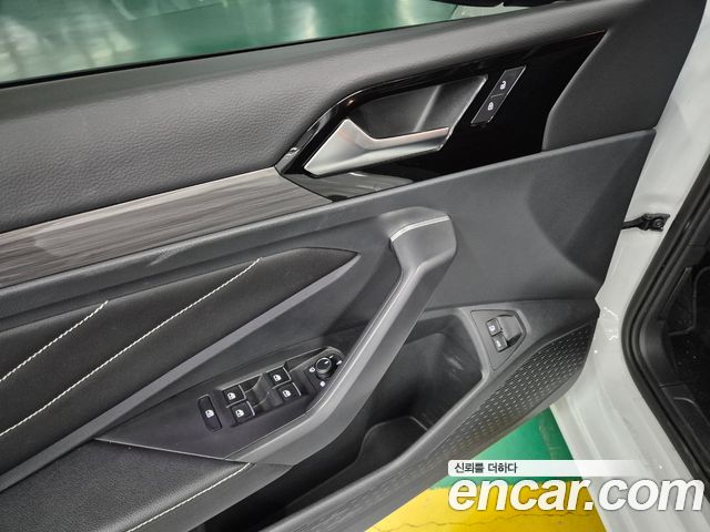 Volkswagen Jetta 2023 — photo 16