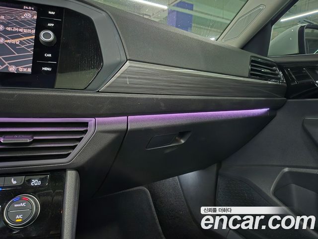 Volkswagen Jetta 2023 — photo 19