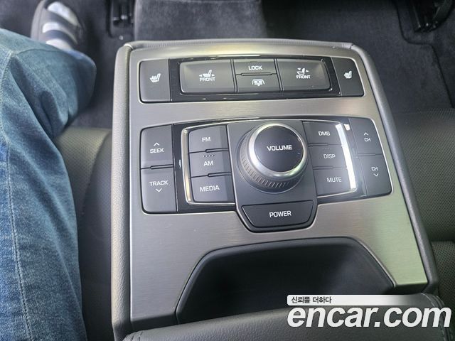 Hyundai Genesis 2015 — photo 17