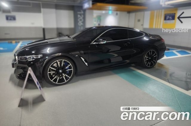 BMW 8-Series 2023 — photo 2