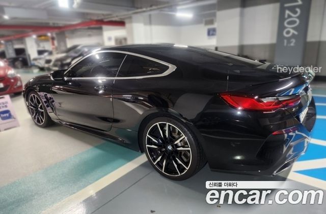 BMW 8-Series 2023 — photo 4