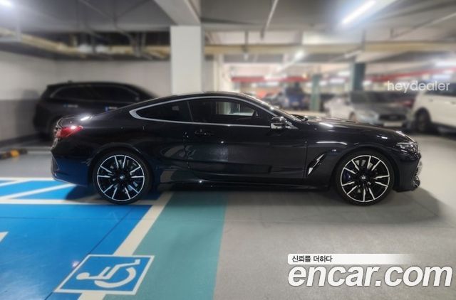 BMW 8-Series 2023 — photo 5