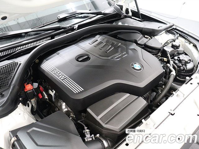 BMW 3-Series 2023 — photo 13