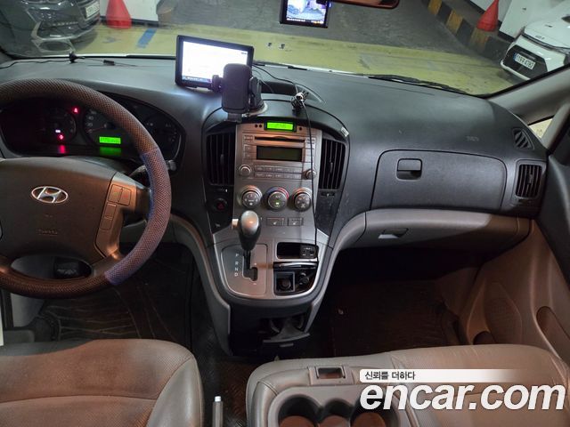 Hyundai Starex 2015 — photo 9