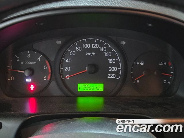 Hyundai Starex 2015 — photo 11