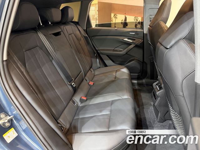 Audi Q6 e-tron 2026 — photo 12