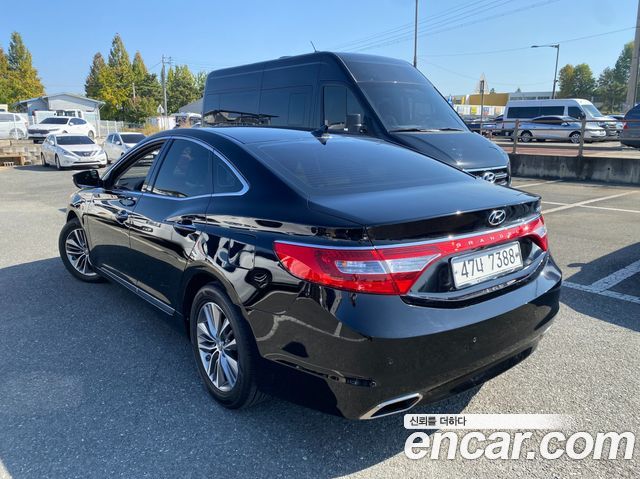 Hyundai Grandeur 2015 — photo 3