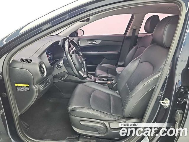 Kia K3 2019 — photo 11