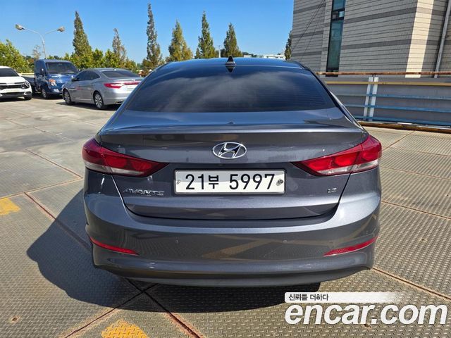 Hyundai AVANTE 2018 — photo 6