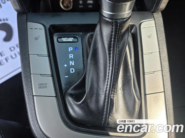 Hyundai AVANTE 2018 — photo 13