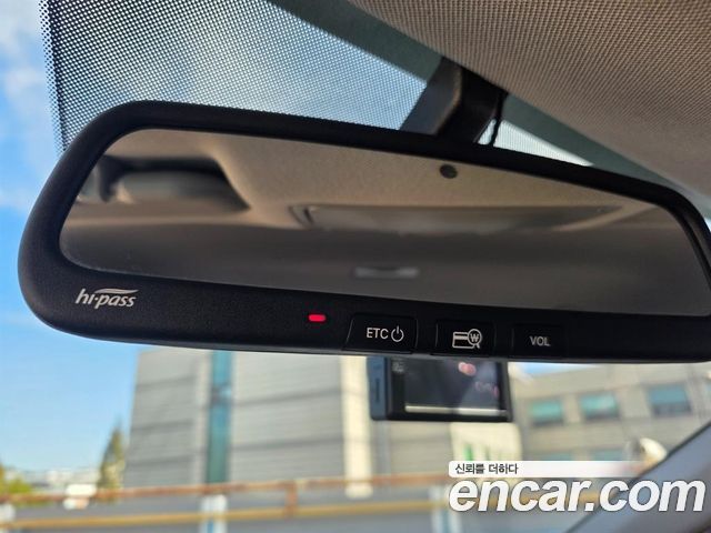 Hyundai AVANTE 2018 — photo 16