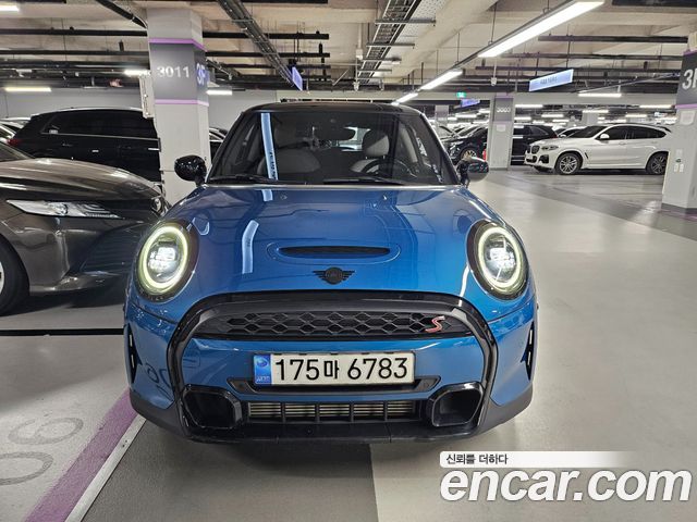 Mini Cooper 2023 — photo 1