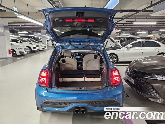 Mini Cooper 2023 — photo 3