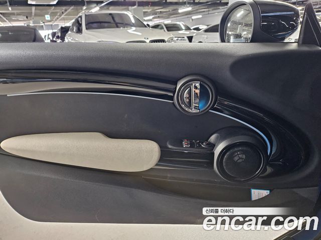 Mini Cooper 2023 — photo 11