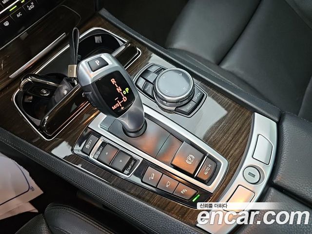 BMW 7-Series 2014 — photo 8