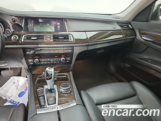 BMW 7-Series 2014 — photo 10
