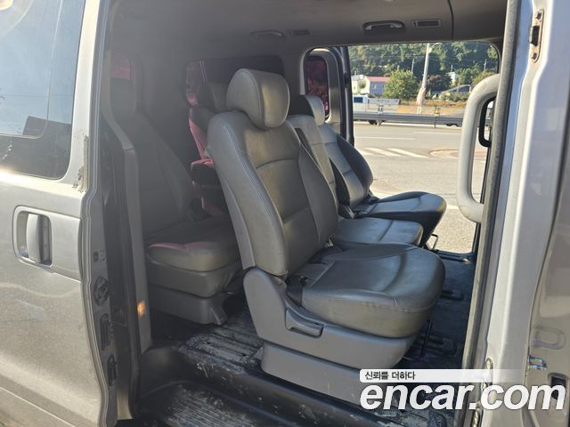 Hyundai Starex 2017 — photo 10