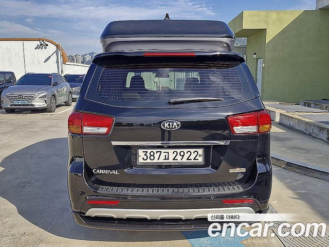 Kia Canival 2015 — photo 4