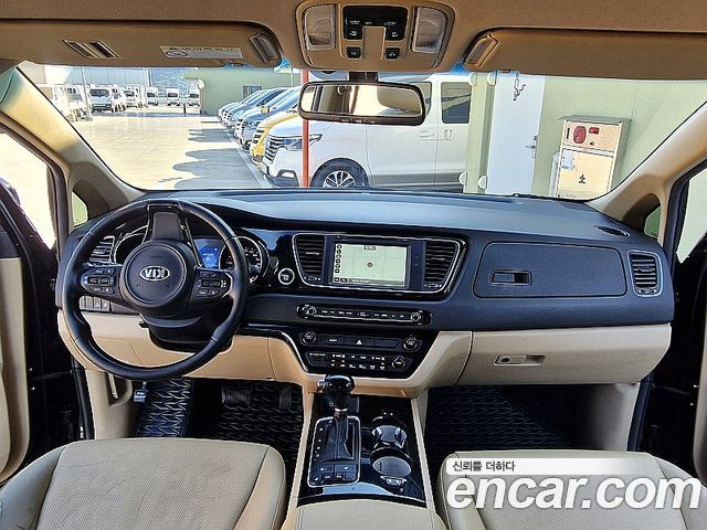 Kia Canival 2015 — photo 7