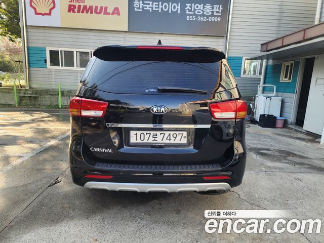 Kia Canival 2016 — photo 4