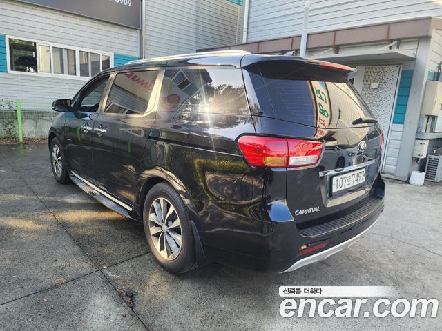 Kia Canival 2016 — photo 6