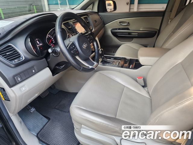 Kia Canival 2016 — photo 7