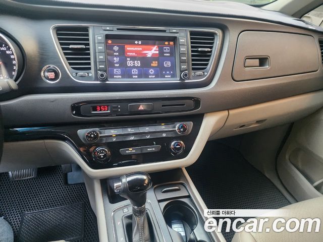 Kia Canival 2016 — photo 9