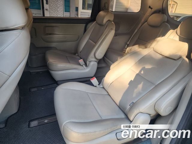 Kia Canival 2016 — photo 10
