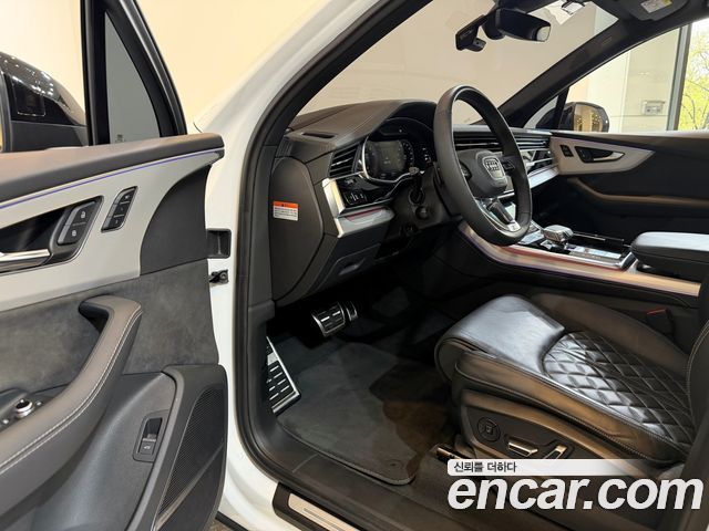 Audi Q7 2025 — photo 10