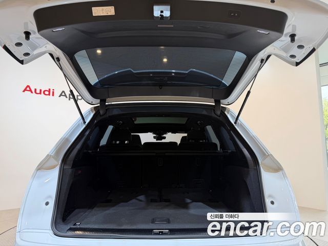 Audi Q7 2025 — photo 20