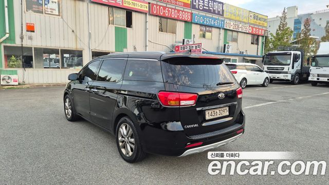 Kia Canival 2018 — photo 4