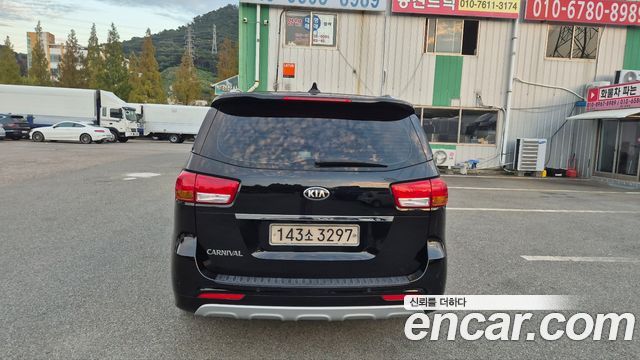 Kia Canival 2018 — photo 8