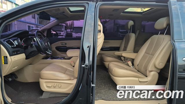 Kia Canival 2018 — photo 9