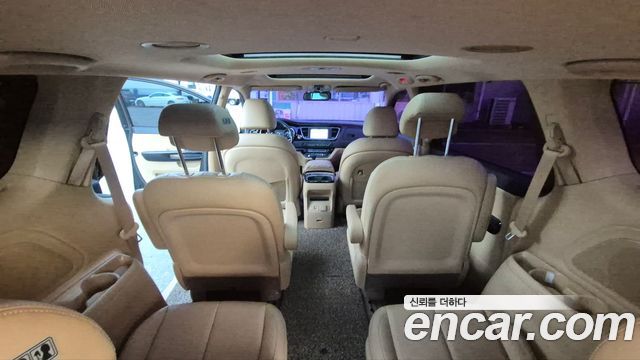 Kia Canival 2018 — photo 11