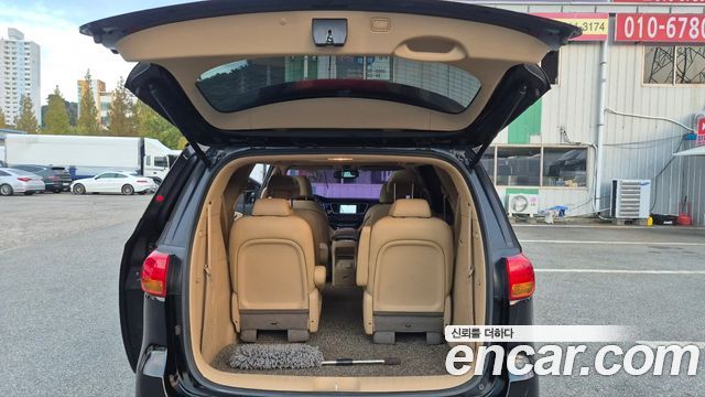 Kia Canival 2018 — photo 12
