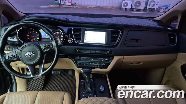 Kia Canival 2018 — photo 13